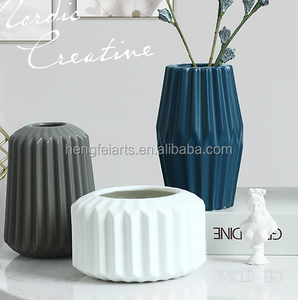 Piccolo Vaso in Ceramica Stile Floreale per Decorazione Casa e Regalo, Dehua Hengfei Ceramic Co.,limited - Product Image 4