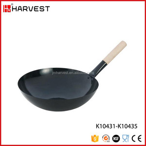 Esmalte fundido <span class=keywords><strong>wok</strong></span> de hierro con <span class=keywords><strong>mango</strong></span> de <span class=keywords><strong>madera</strong></span> - Product Image 1