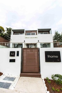 New Design Wpc Coextrusion Garden <strong>Fence</strong> with <strong>Electric</strong> Driveway Gate Electronic Sliding Door