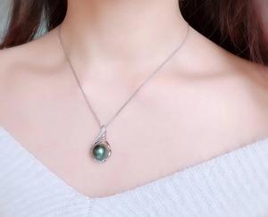 Magnifique et Éblouissant Collier Pendentif en Or 18 carats avec <span class=keywords><strong>Perle</strong></span> d'Or et <span class=keywords><strong>Perle</strong></span> Noire de Tahiti et Diamants - Product Image 5