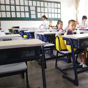 Kursi dan Meja Baja Siswa Sekolah Satu Set Perabot Kelas Lingkungan