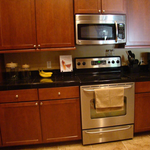 Armoires <span class=keywords><strong>de</strong></span> <span class=keywords><strong>cuisine</strong></span> modernes écologiques en bois massif avec placage, design personnalisé, modulaires, <span class=keywords><strong>pour</strong></span> petites cuisines - Product Image 1