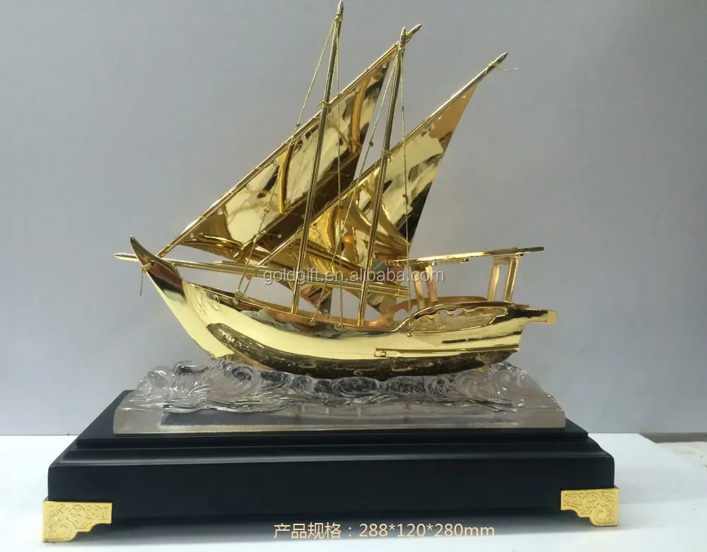 Bote de regalo chapado en oro, artesanía de barco para negocios, artículo de regalo chapado en oro