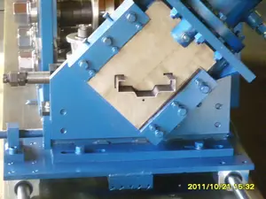 Cangzhou Deur Stalen Frame Roll Forming Machine Fabriek Directe Verkoop Hot-Selling Metalen Staal Tegel China Beroemde Merk Automatische