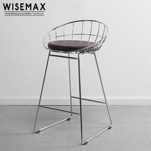 <span class=keywords><strong>Chaise</strong></span> <span class=keywords><strong>de</strong></span> <span class=keywords><strong>bar</strong></span> en acier inoxydable dorée avec coussin <span class=keywords><strong>Bertoia</strong></span> WISEMAX Vente en gros design simple <span class=keywords><strong>de</strong></span> luxe Tabouret <span class=keywords><strong>de</strong></span> <span class=keywords><strong>bar</strong></span> pour hôtel club - Product Image 5