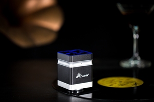 Haut-parleur métallique Cube <span class=keywords><strong>Vibro</strong></span> Newadin avec microphone intégré, batterie 1400 mAh, sortie 26 W - Modèle BT-BOX - Product Image 6