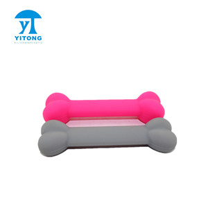 China Factory Supplied Pet Chewing Toy, Fluorescent Pet Dog Puppy <strong>Fish</strong> <strong>Bone</strong> Shape Silicone Teeth Grinding Chew Play Toy