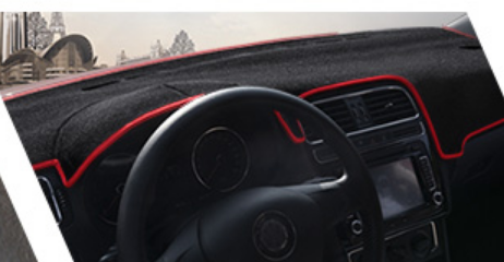 Noir avec bord rouge