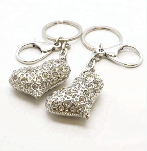 Artigifts Bán Buôn Kẽm Hợp Kim Bling Móc Chìa Khóa Tùy Chỉnh Thực Hiện Kim Loại Keyring Hình Dạng <span class=keywords><strong>Rhinestone</strong></span> Tim <span class=keywords><strong>Keychain</strong></span> - Product Image 2