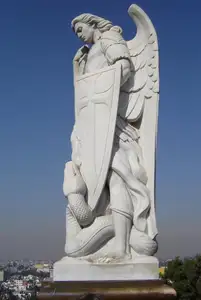 Statue antique en marbre d'archange sculpté à la main, Statue Saint Michael en artsengel