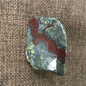 Pietra di Quarzo Naturale Dragon Blood all'Ingrosso, Cristallo Levigato per Decorazione - Product Image 4