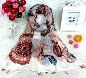 Chinês Melhor Fornecimento Nova Vinda Meninas <span class=keywords><strong>Hijab</strong></span> Xaile Imprimir Flores Redondas Fábrica Viscose Tassel <span class=keywords><strong>Tribal</strong></span> Scarf - Product Image 1
