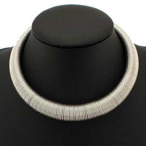 قلادة معدنية لامعة بتصميم عصري للنساء، مجوهرات بانك للحفلات - Product Image 3