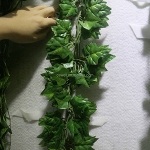 Chất lượng cao bán buôn Vườn lá nhân tạo hàng rào <span class=keywords><strong>PVC</strong></span> bột tráng đen kim loại Hàng rào điện hàng rào bài nhựa màu xanh lá cây - Product Image 4