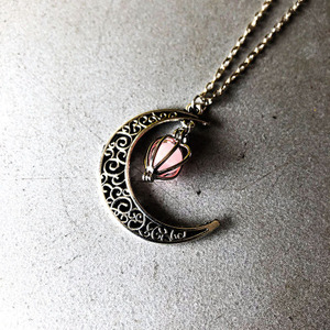 2019 Venta caliente <span class=keywords><strong>de</strong></span> las mujeres encanto brillante collar Luna piedra luminosa collar Halloween <span class=keywords><strong>regalos</strong></span> - Product Image 4
