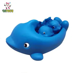 Vinyl Gummi Delphin Krokodil Schwimm Tier Familie Baby Spielzeug Set Quietschende Bad Spielzeug für Kinder