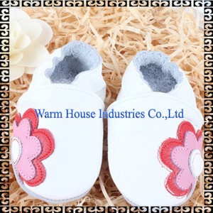 Simple blanc <span class=keywords><strong>bébé</strong></span> chaussures en cuir souple chaussures de <span class=keywords><strong>bébé</strong></span> crèche mocassins MOQ 60 paires / mix 4 taille - Product Image 1
