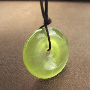 สร้อยคอหยกธรรมชาติรูปเหรียญนำโชค จี้หยก - Product Image 2