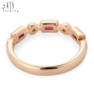 Anillo de boda de oro rosa de 18 quilates, personalizado, Corazón - Product Image 4