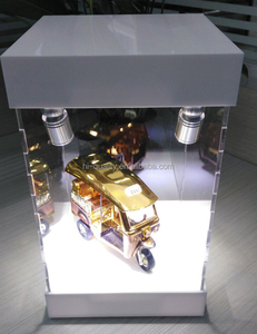 Thời Trang Truy Cập Hàng Đầu Gõ Xuống Đóng Gói Acrylic Lưu Trữ Đồ Chơi Hiển Thị Spotlight Hộp Acrylic Chiếu Sáng Ánh Sáng Hộp Với Cơ Sở - Product Image 3