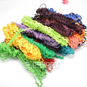 2022 vendita calda di buona qualità <span class=keywords><strong>Ric</strong></span> <span class=keywords><strong>Ric</strong></span> <span class=keywords><strong>Ribbon</strong></span>, nastro colorato vento per la decorazione regalo