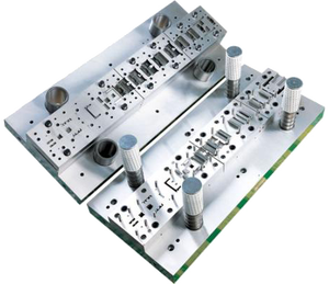 Molde de estampado progresivo personalizado, troquel de punzonado, fabricación de láminas metálicas de tamaños personalizados, moldes de formación de láminas metálicas - Product Image 1