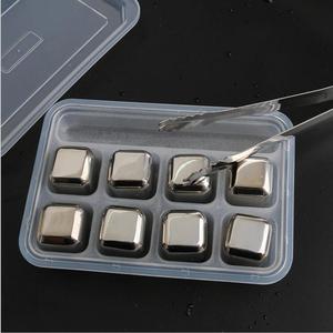 Juego de 8 Piedras Enfriadoras de Whisky de Acero Inoxidable con Pinzas - Product Image 3