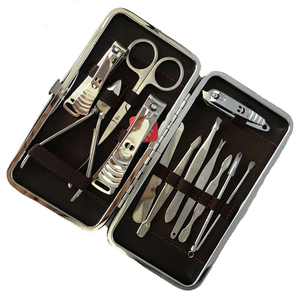 OEM <span class=keywords><strong>de</strong></span> haute qualité 7 pcs <span class=keywords><strong>de</strong></span> poche en métal <span class=keywords><strong>manucure</strong></span> ensemble Hommes Voyage Toilettage Kit - Product Image 1