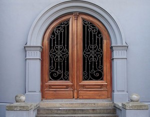 Portes d'entrée de jardin en bois et fer forgé de style Art déco avec motifs en verre - Product Image 2