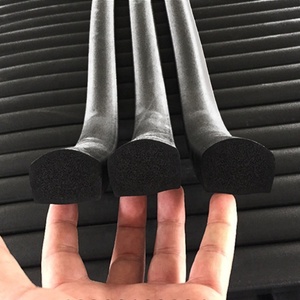 Özelleştirilmiş EPDM Kauçuk Sızdırmazlık Şeridi Araba Kapısı Için Araba Pencere