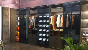 高級ファッションデザインのアルミニウムとガラスドア付きの木製フレームのワードローブ - Product Image 2