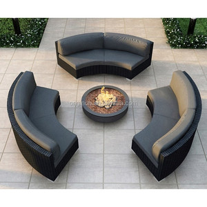 Luxus-Design 3 Stück armloses gebogenes Sofa Gartentisch Outdoor-Möbel Rattan runde Sektionssofas