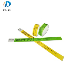 Logo personalizzato morbido PVC braccialetti per bambini in plastica colorata fascia da polso personalizzata campione gratuito di design gratuito con CHIP adesivo RFID