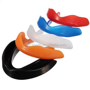 Gioventù Gum Shield MMA Gel Digrignare i denti Boxing Mouth Guard Arti Marziali di Rugby