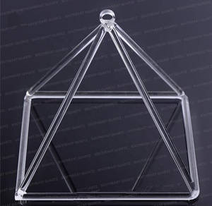 Personalizada de fábrica de alta y protección del medio ambiente claro cristal de cuarzo pirámide - Product Image 1