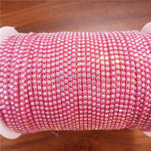 Piedra de alta calidad bandas rhinestone plástico Tornasol en rollo coser en los accesorios - Product Image 1