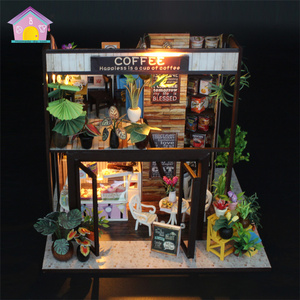 Hongda M027 Koffie Huis <span class=keywords><strong>Mini</strong></span> 3d Poppenhuis Houten Poppenhuis Diy Poppenhuis Miniatuur Poppenhuis Voor Meisjes