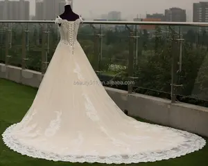 Abito da sposa sexy in stile scollo tondo manica con cappuccio abito da sposa principessa lungo treno