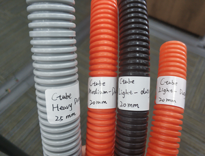 Ống Dẫn Sóng Bằng Nhựa Năng Lượng Mặt Trời Ống Dẫn Điện Mềm Dẻo PVC Màu Xám Chịu Lực Lớn - Product Image 5