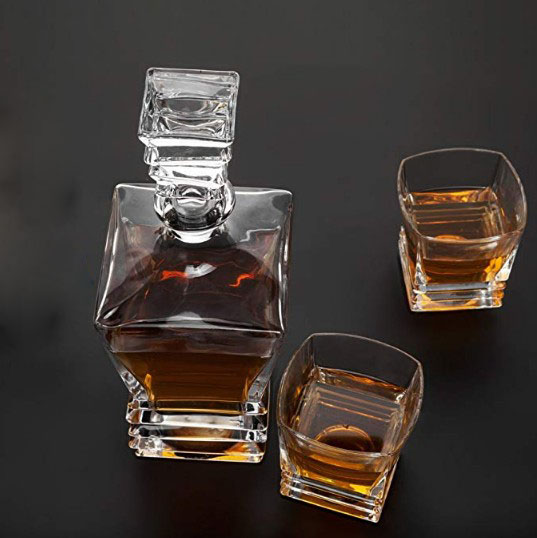 Quality Lead Free Crystal Whiskey Decanter Set With 4 Glasses Dishwasher Safe Whiskey Decanter And Glasses Bar Set