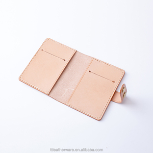 Étui noir en cuir de vache pour hommes, poche à cartes avec emplacements transparents en cire glacée - Product Image 4