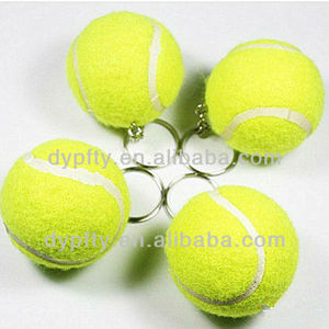 Llavero de pelota de tenis Llavero de goma duradero con tema deportivo único - Product Image 1