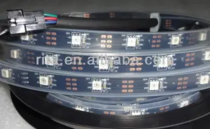 5 m dc5v ink1003 הוביל srip פיקסל , ip68 , 30 יחידות 1002led ( 5050 rgb עם bulit - in ink1003 ic ) / m עם 30 pixels ; pcb השחור ; בצינור סיליקון 