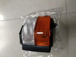 Pièces de carrosserie de <span class=keywords><strong>camion</strong></span> de bonne qualité Cw520 FEU DE <span class=keywords><strong>COIN</strong></span> 215-1545 pour nissan ud - Product Image 2