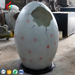 博物馆玻璃纤维恐龙蛋模型为婴儿拍照 - Product Image 2