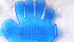 Pettine da bagno massaggiante morbido trasparente per cani e gatti con cintura regolabile - Product Image 4