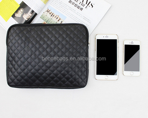 Housse et sac pour ordinateur portable en polyester mat noir imperméable et matelassé - Étui de protection pour les voyages d'affaires - Product Image 4