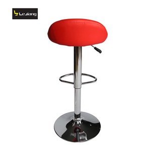 Sgabello da <span class=keywords><strong>Bar</strong></span> dal Design Italiano Moderno con Gambe in Metallo e Seduta in Pelle - Product Image 3