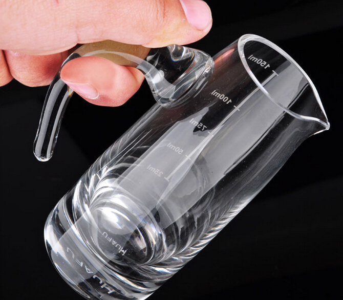 Wholesale bulk crystal wine measure glass decanter