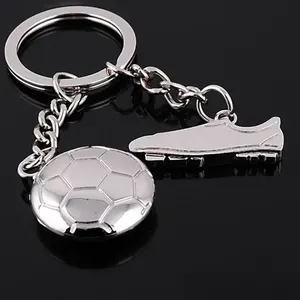 شحن مجاني 2021 جديد عالية الجودة سبائك الزنك مخصص Keyrings شعار سلسلة مفاتيح للرجال حذاء كرة القدم ألعاب مفتاح الدائري الرياضة هدية